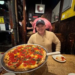 tice.vieira on One Bite Pizza App