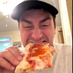 marriedaneyetowleeon on One Bite Pizza App