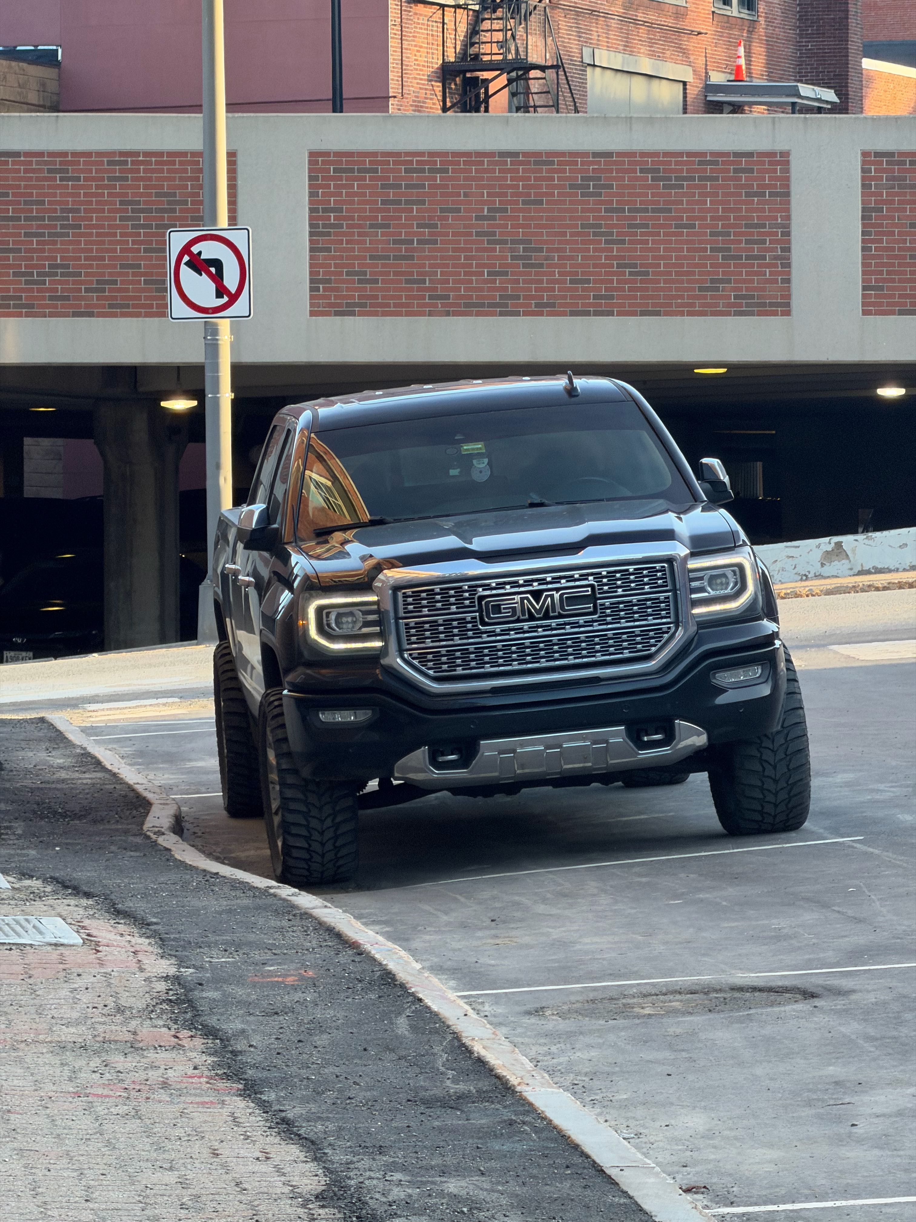 hendy on One Bite Pizza App