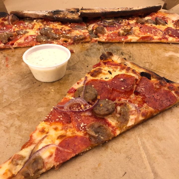 Michael Torio S Pizza Review At Gabriella S New York City Pizza One Bite