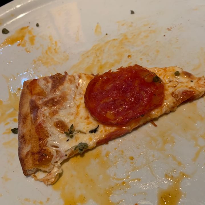 One Bite Pizza Review California Pizza Kitchen At Center Of Waikiki