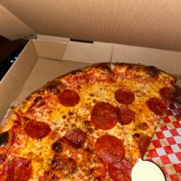 l.san on One Bite Pizza App