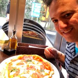 el.rocco on One Bite Pizza App