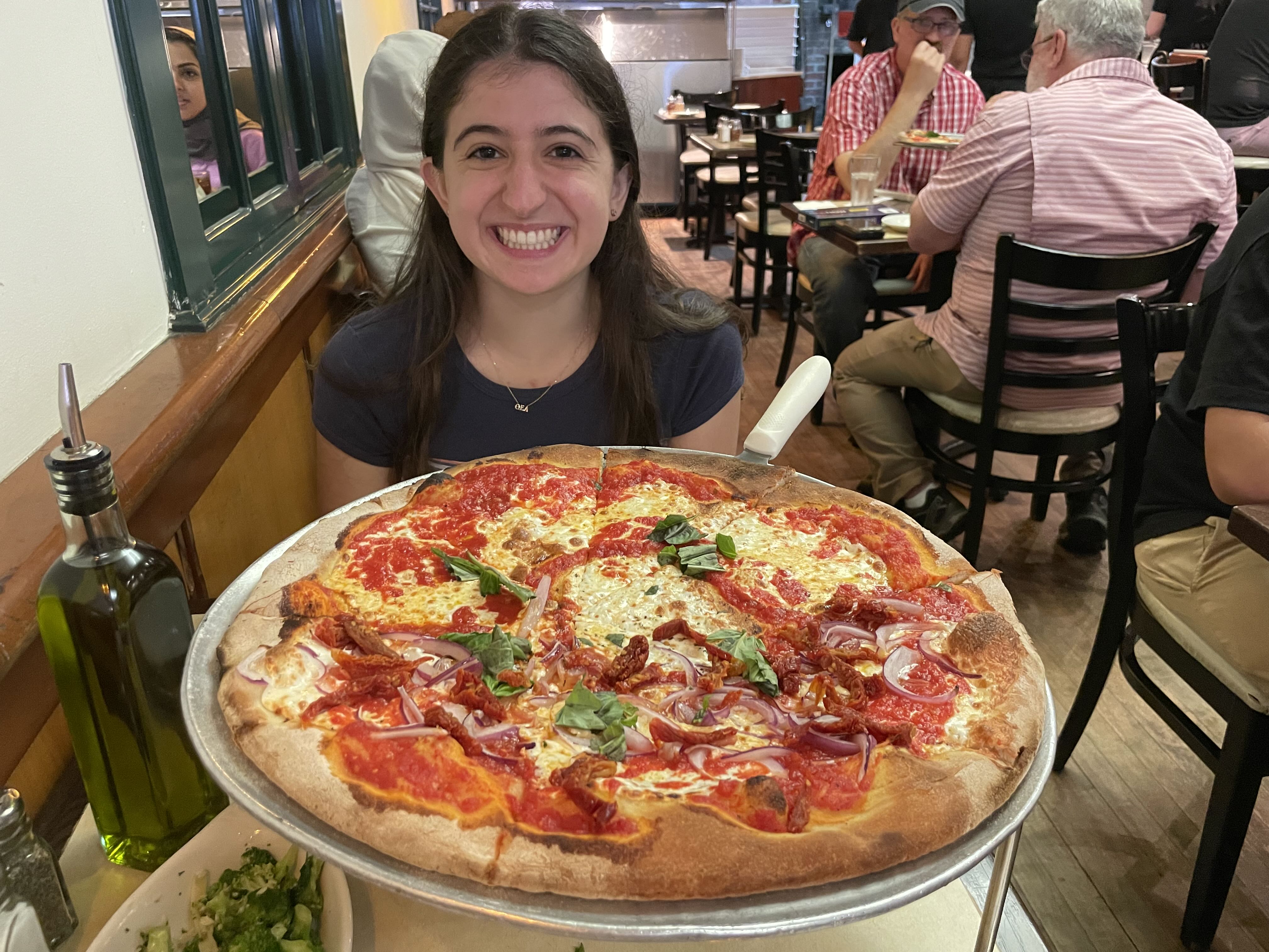 aryeh.greenberg.arr00 on One Bite Pizza App