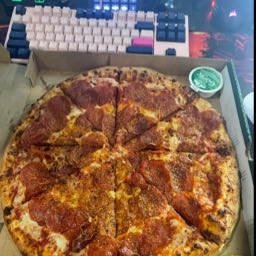 oversizedlamp on One Bite Pizza App