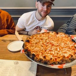 schmev on One Bite Pizza App