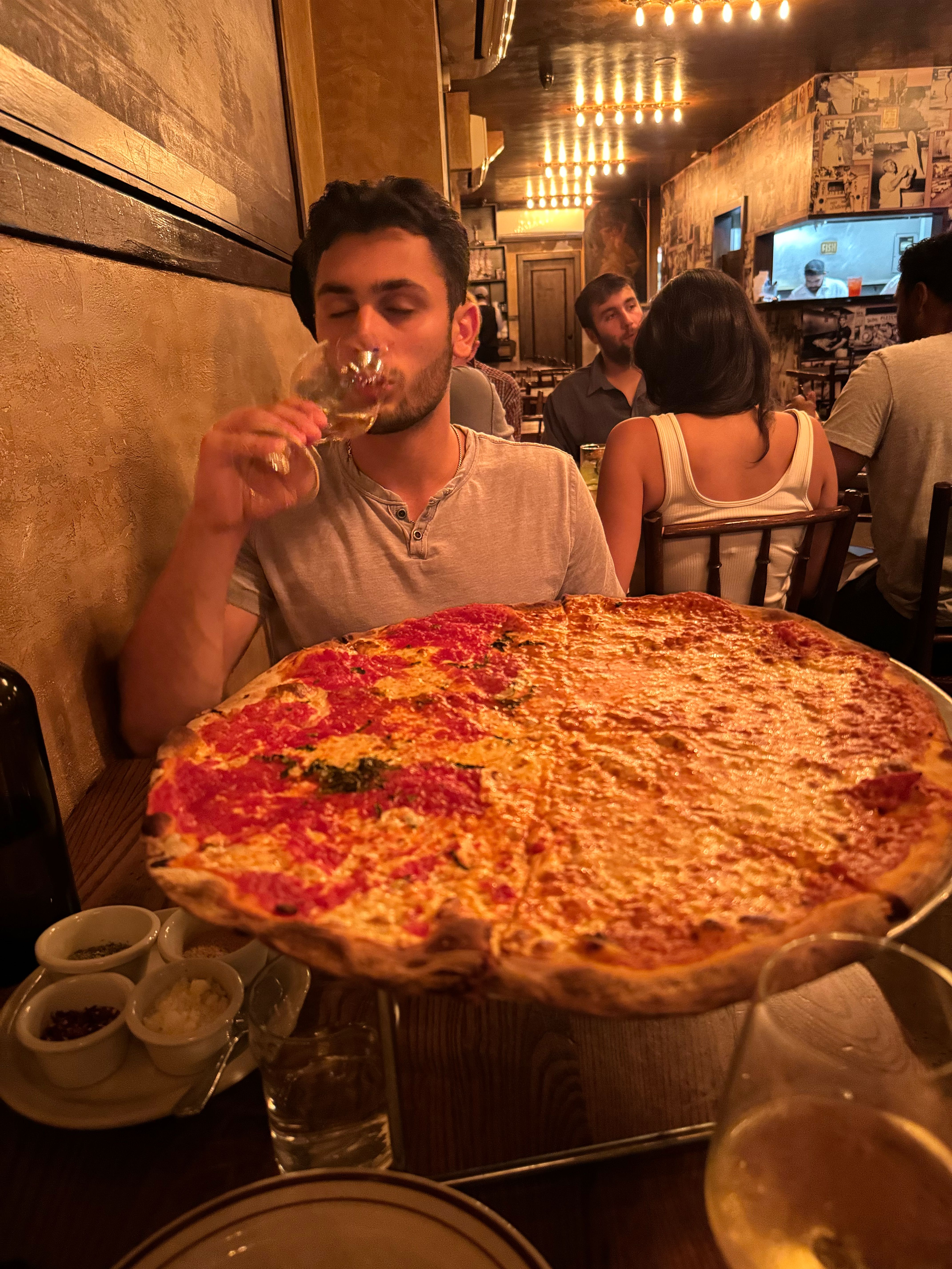 adam.ohebshalom on One Bite Pizza App