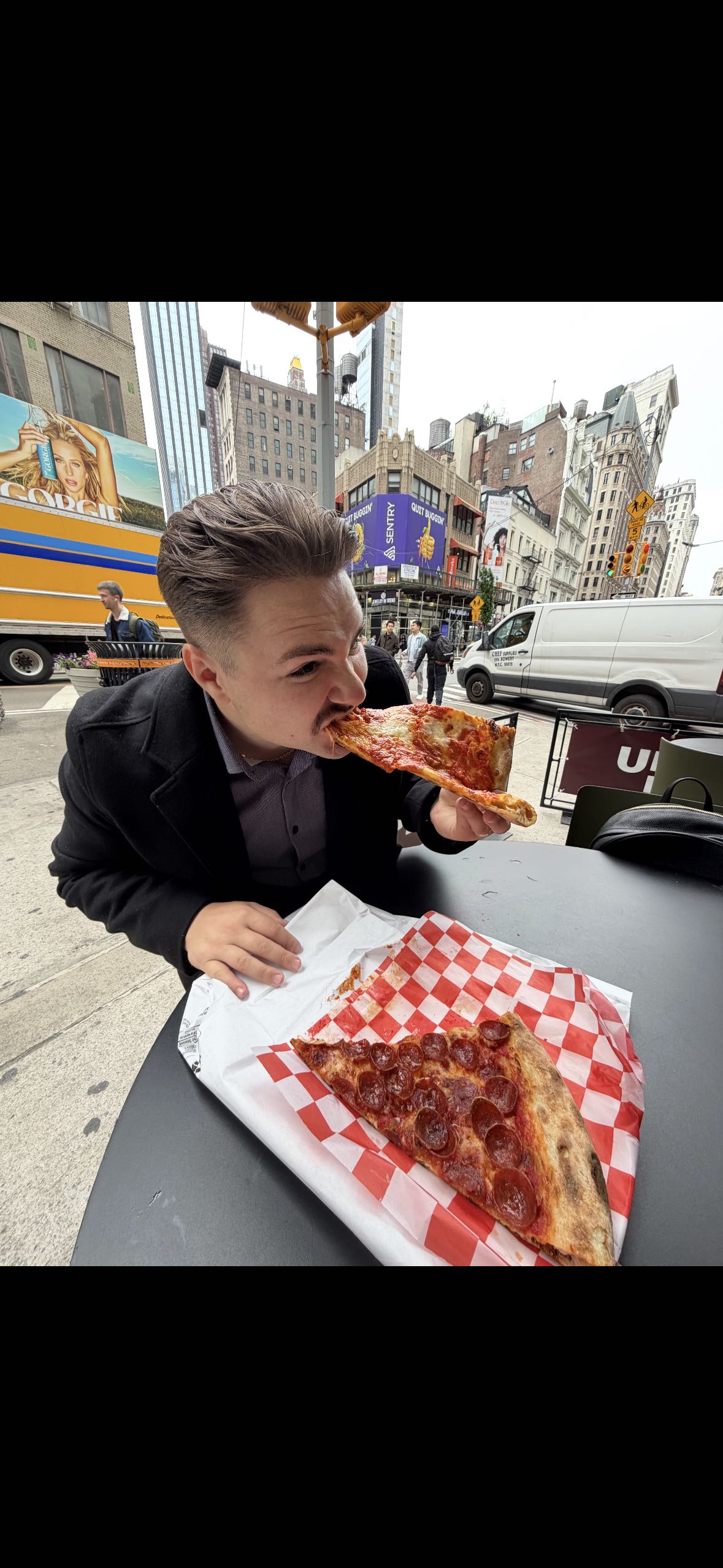 mr.brenkus on One Bite Pizza App