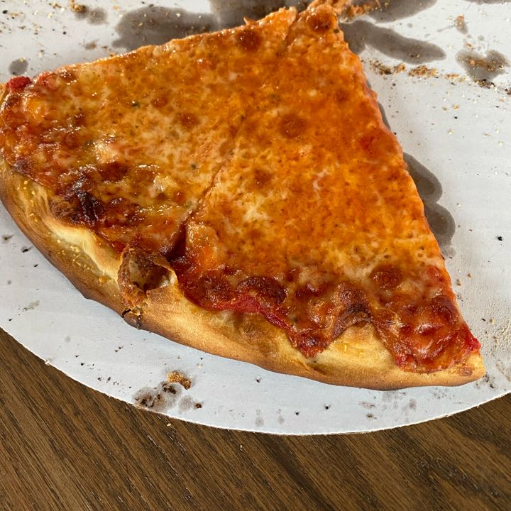 riley.shulman's Pizza Review at Roseland Apizza | One Bite