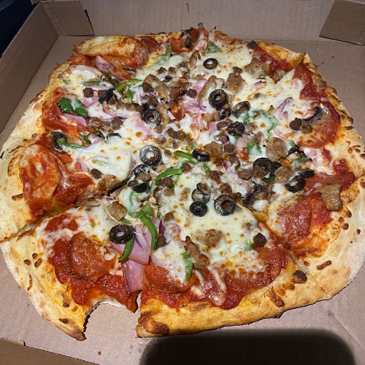 Piccolos Pizza Reviews Sevierville, TN One Bite