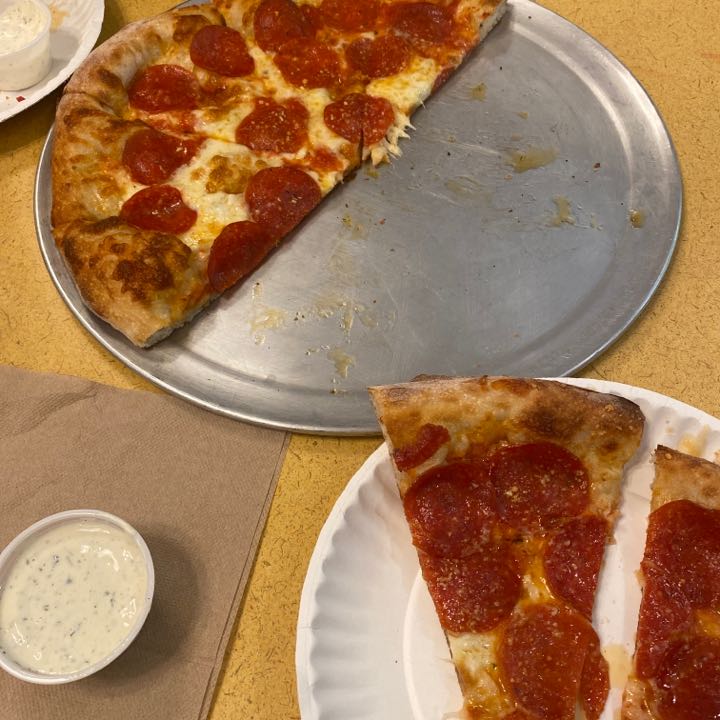 stoolpresidente's Pizza Review at Cruze Farm Pizza Barn One Bite