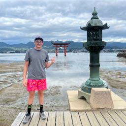 e-breezy on One Bite Pizza App