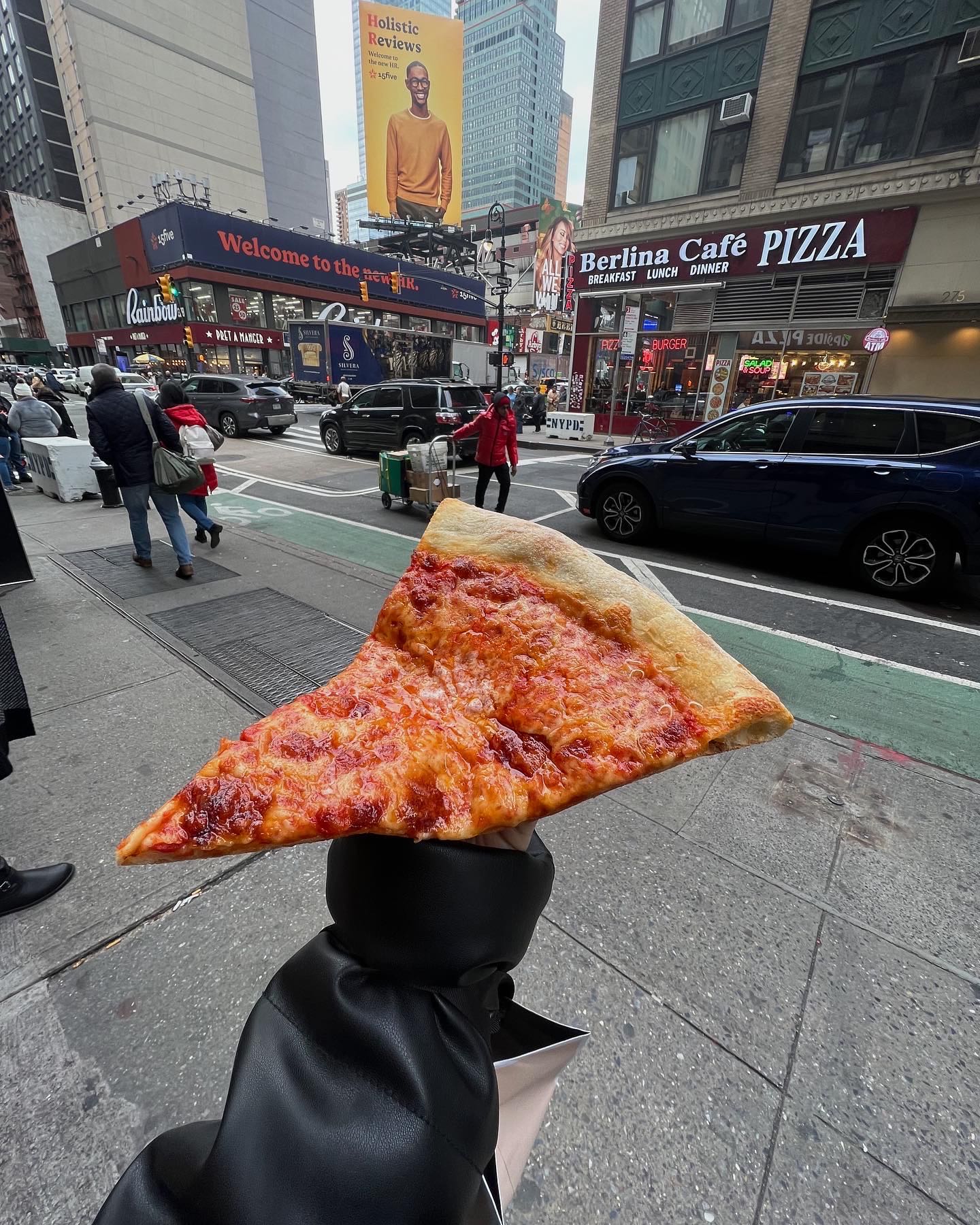 emeatsza on One Bite Pizza App