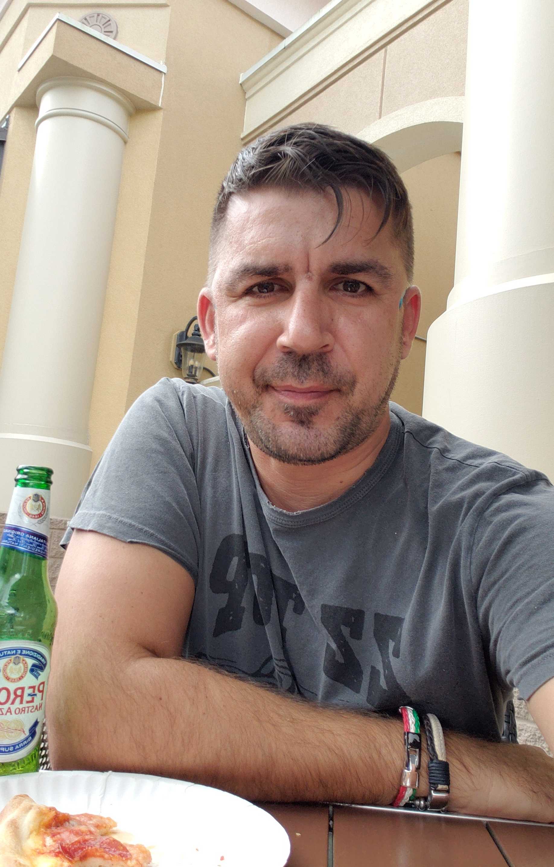 zee on One Bite Pizza App