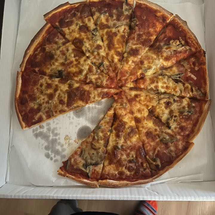 Pizza House Reviews Clyde, OH One Bite